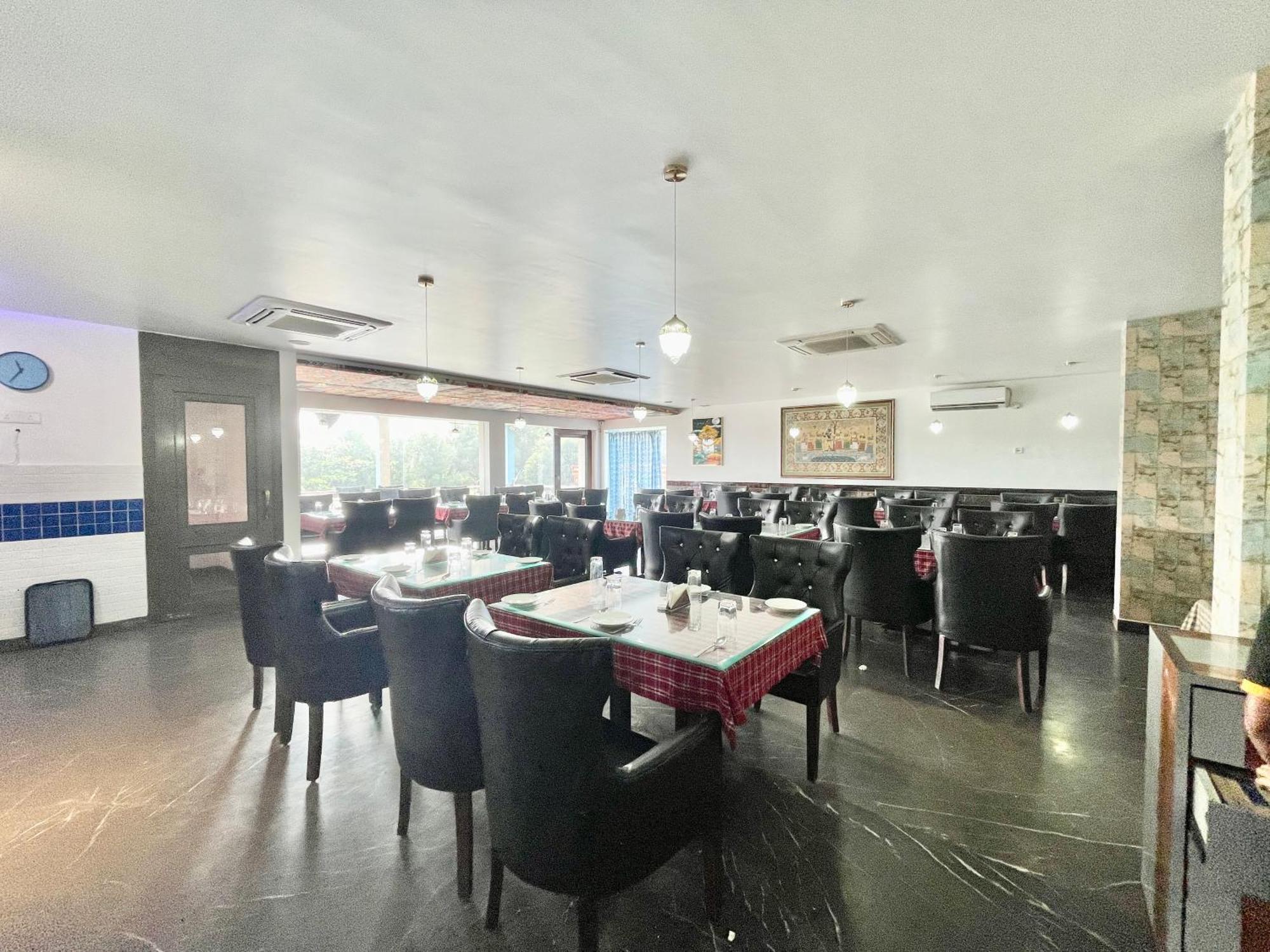 Hotel V-I Near Sea , Puri Private-Park -Gym-Spa Fully-Airconditioned-Hotel Lift-And-Parking-Facilities Breakfast-Included Екстериор снимка