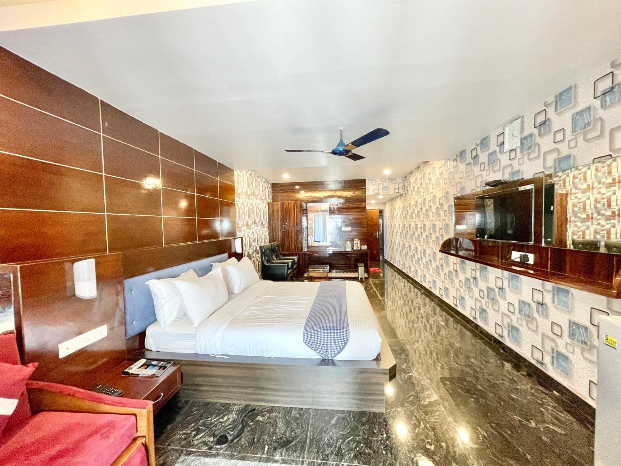 Hotel V-I Near Sea , Puri Private-Park -Gym-Spa Fully-Airconditioned-Hotel Lift-And-Parking-Facilities Breakfast-Included Екстериор снимка