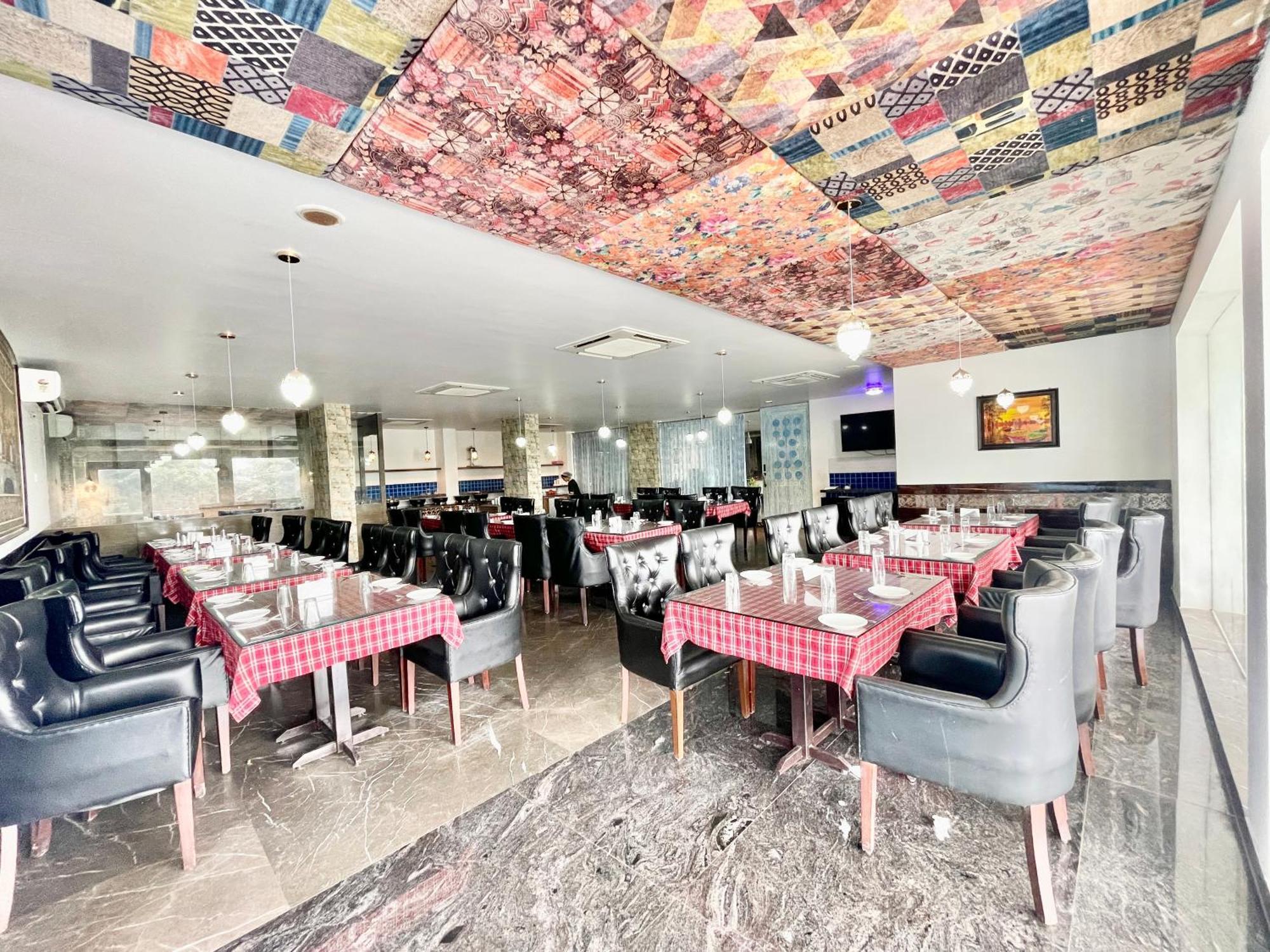Hotel V-I Near Sea , Puri Private-Park -Gym-Spa Fully-Airconditioned-Hotel Lift-And-Parking-Facilities Breakfast-Included Екстериор снимка