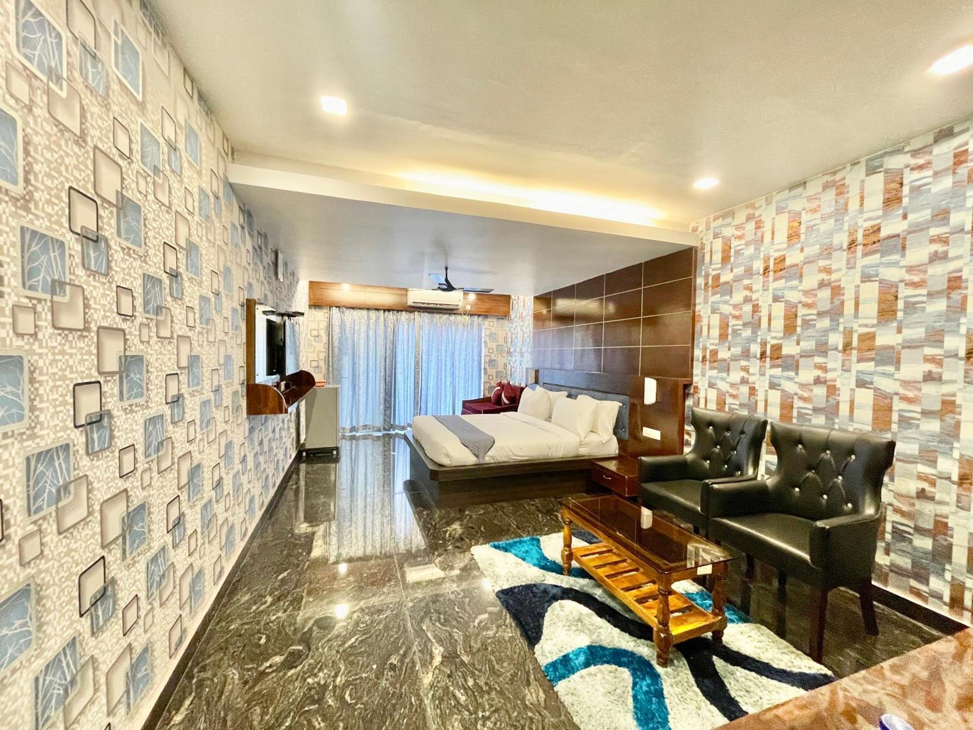 Hotel V-I Near Sea , Puri Private-Park -Gym-Spa Fully-Airconditioned-Hotel Lift-And-Parking-Facilities Breakfast-Included Екстериор снимка