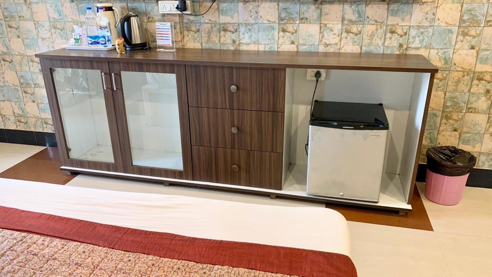 Hotel V-I Near Sea , Puri Private-Park -Gym-Spa Fully-Airconditioned-Hotel Lift-And-Parking-Facilities Breakfast-Included Екстериор снимка